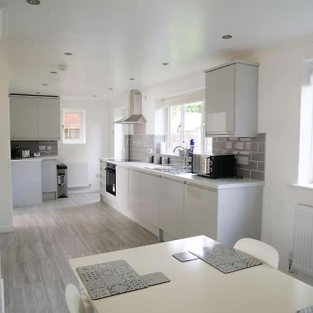 Cosy Four Bed Property With En-Suite Near To Nec Birmingham Airport And The City Εξωτερικό φωτογραφία